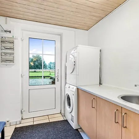 Дом отдыха Aane - 1-8km From The Sea By Interhome