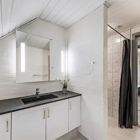 Aane - 1-8km From The Sea By Interhome