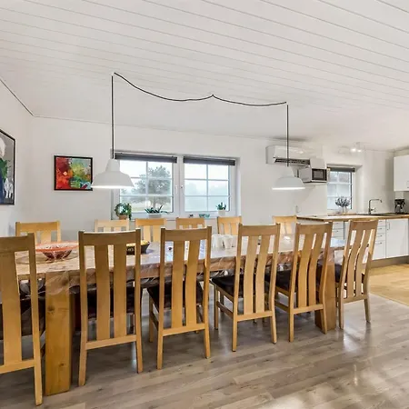 Aane - 1-8km From The Sea By Interhome *